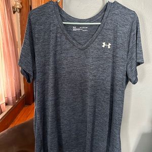 Woman’s under armour shirt